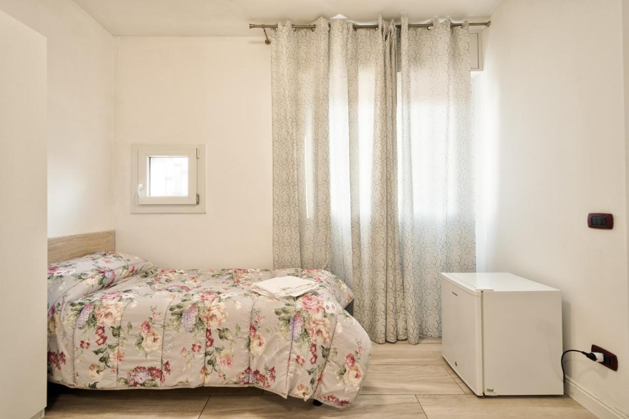 Venice Pink House Hotel Marghera Exterior photo